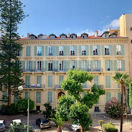 Nicois Au Coeur Du Triangle D'or Nizza